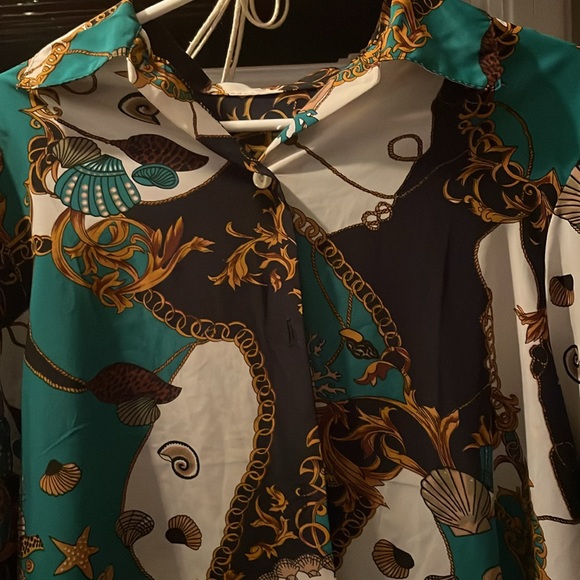 Top - Picture 2 of 2